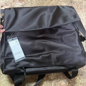 100% Authentic, Tumi Devoe NWT